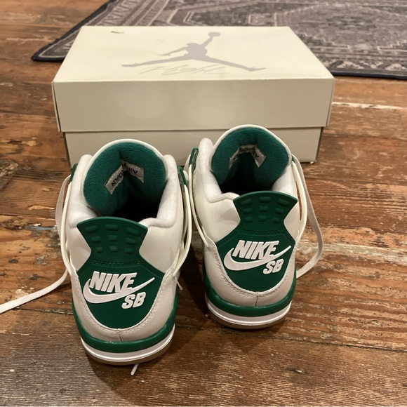Air Jordan 4 Retro SP brand new original box worn one time main image 7